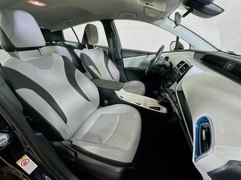 Used 2017 Toyota Prius Three FWD image 30