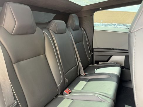 Used 2025 Tesla Cybertruck AWD Crew Cab image 44