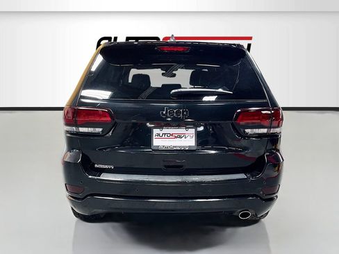 Used 2018 Jeep Grand Cherokee Altitude AWD/4WD image 6