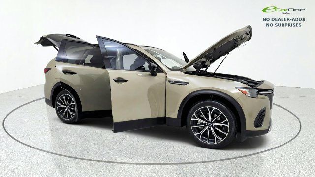 Used 2025 MAZDA CX-70 Plug-In Hybrid w/ Premium Plus AWD/4WD image 11