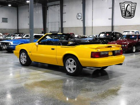 Used 1993 Ford Mustang LX image 3