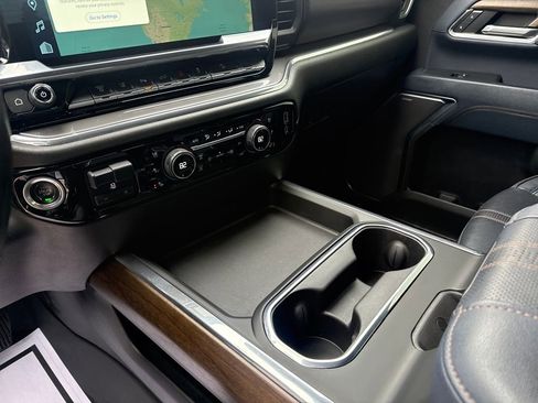 Used 2024 Chevrolet Silverado 2500 High Country w/ Technology Package image 24