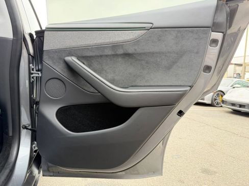 Used 2026 Tesla Model Y Long Range image 24