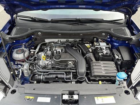 Certified 2024 Volkswagen Taos SE FWD image 34