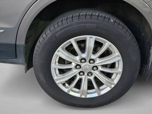 Used 2018 Cadillac XT5 FWD image 23