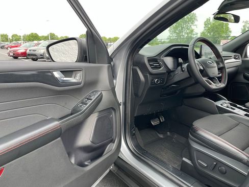 Used 2024 Ford Escape ST-Line w/ Tech Pack #1 AWD/4WD image 15