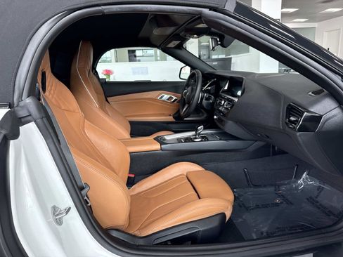 Used 2025 BMW Z4 M40i w/ Premium Package RWD image 16