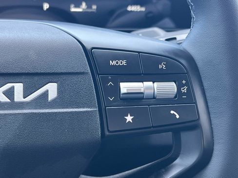 Used 2025 Kia K4 EX image 10