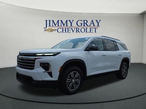 New 2026 Chevrolet Traverse LT w/ Driver Confidence Package image 1