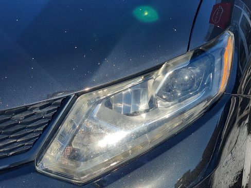 Used 2016 Nissan Rogue SL w/ SL Premium Package image 9