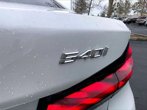 Used 2023 BMW 540i w/ Convenience Package image 11