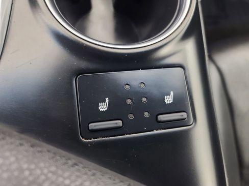 Used 2018 Toyota Camry XSE image 34