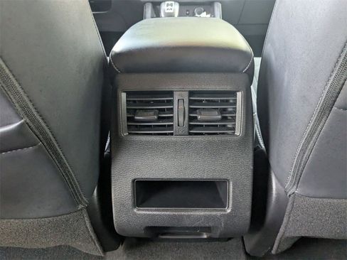 Used 2024 Mitsubishi Outlander SE image 25