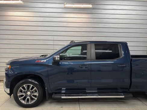 Used 2020 Chevrolet Silverado 1500 LT w/ All-Star Edition AWD/4WD image 3