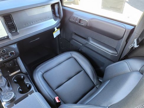 New 2025 Ford Bronco Badlands image 14