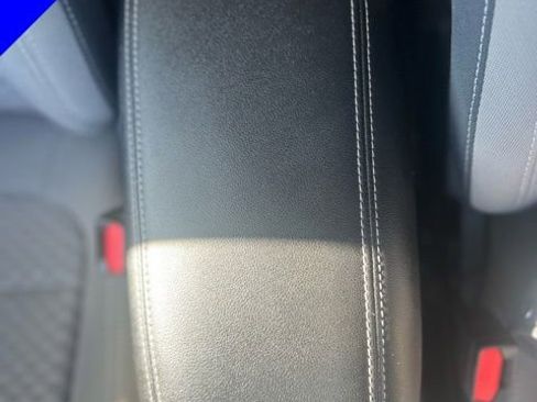 Used 2021 Ford Escape SE image 18