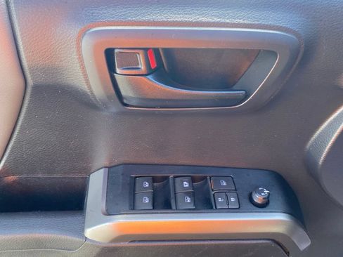 Used 2022 Toyota Tacoma SR5 w/ Technology Package RWD image 21