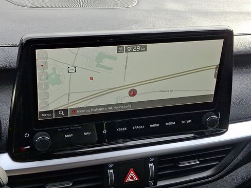 Used 2023 Kia Forte GT-Line w/ GT-Line Premium Package image 17