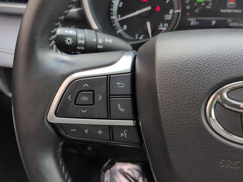 Used 2021 Toyota Highlander XLE AWD/4WD image 26