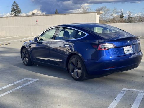 Used 2020 Tesla Model 3 Standard Range Plus image 9