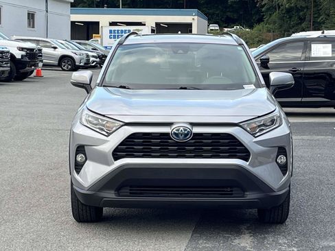 Used 2021 Toyota RAV4 XLE w/ Convenience Package AWD/4WD image 2