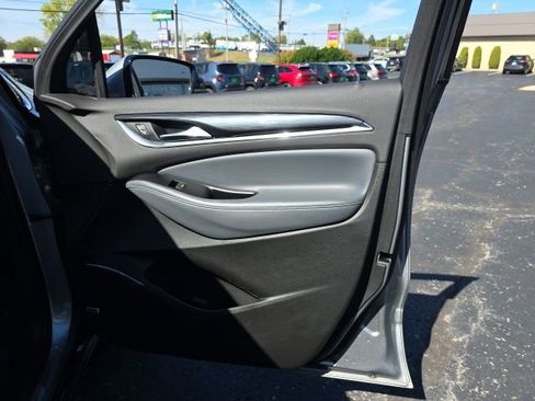 Used 2024 Buick Enclave Premium image 44