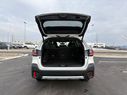 Certified 2022 Subaru Outback Limited image 11