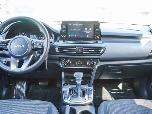 Certified 2023 Kia Seltos LX image 13