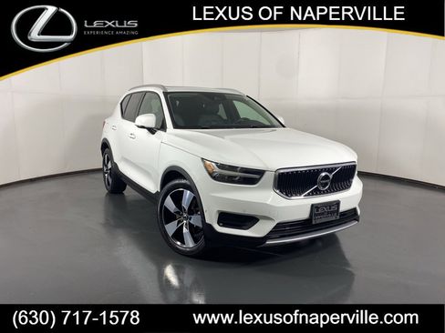 Used 2019 Volvo XC40 T5 Momentum image 1