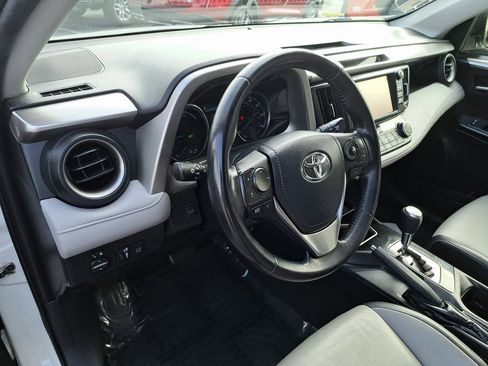 Used 2018 Toyota RAV4 Limited image 13