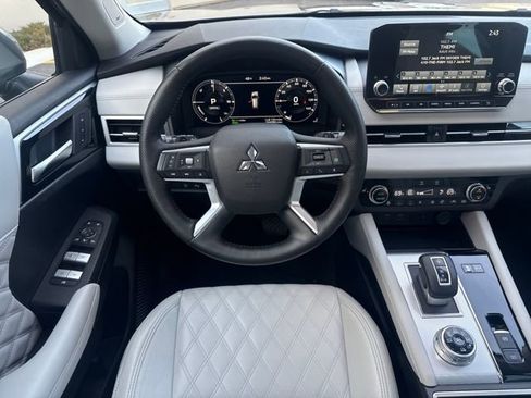 Used 2023 Mitsubishi Outlander SEL 40th Anniversary image 13