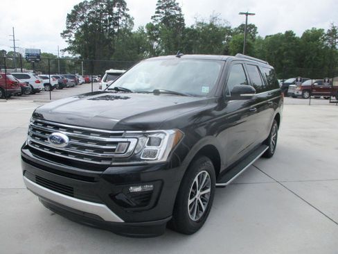 Used 2018 Ford Expedition Max XLT w/ Equipment Group 202A image 6