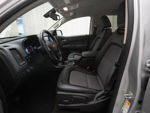 Used 2017 Chevrolet Colorado Z71 AWD/4WD image 7