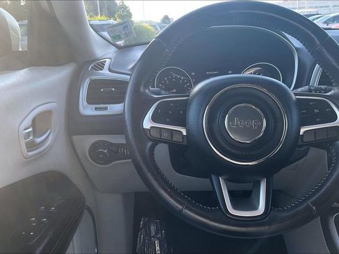 Used 2018 Jeep Compass Latitude w/ Popular Equipment Group AWD/4WD image 16