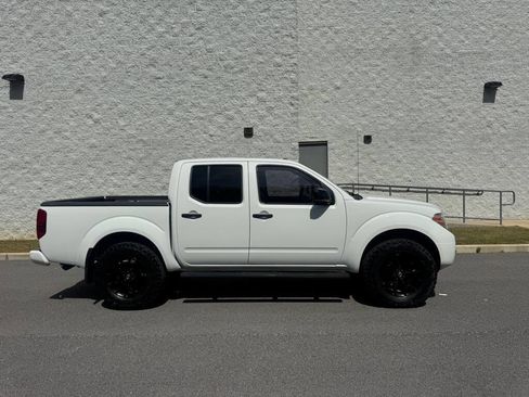 Used 2018 Nissan Frontier SV w/ Value Truck Package image 2
