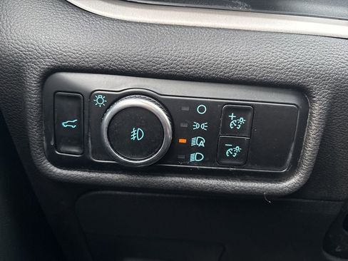 Used 2023 Ford Explorer XLT w/ Equipment Group 202A image 19