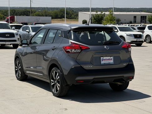 Used 2019 Nissan Kicks SR w/ SR Premium Package FWD image 4