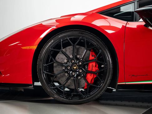 Used 2018 Lamborghini Huracan Performante image 16