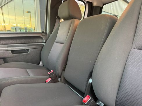Used 2013 Chevrolet Silverado 2500 LT w/ Interior Plus Package AWD/4WD image 20