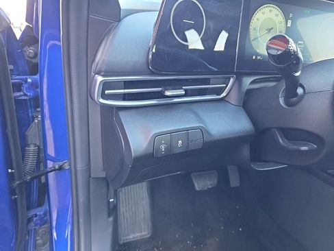 Used 2024 Hyundai Elantra SEL image 16