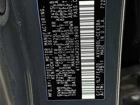 Used 2025 Toyota Camry SE image 35