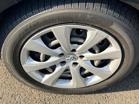 Used 2022 Toyota Corolla LE image 10