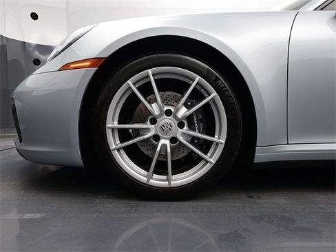 Used 2021 Porsche 911 Carrera 4 image 6