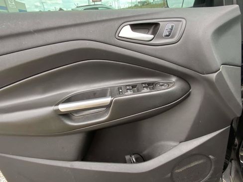 Used 2017 Ford Escape SE w/ Equipment Group 201A image 13