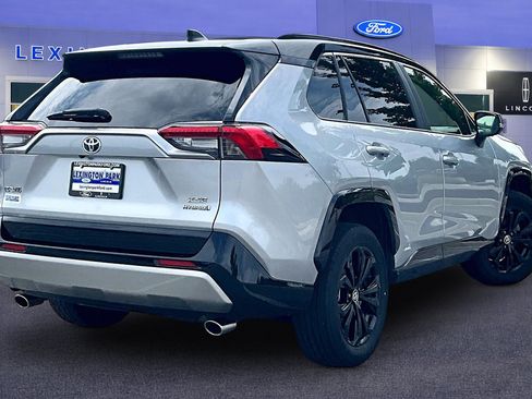 Used 2023 Toyota RAV4 XSE AWD/4WD image 5