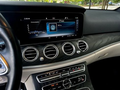 Used 2020 Mercedes-Benz E 350 4MATIC Sedan image 42