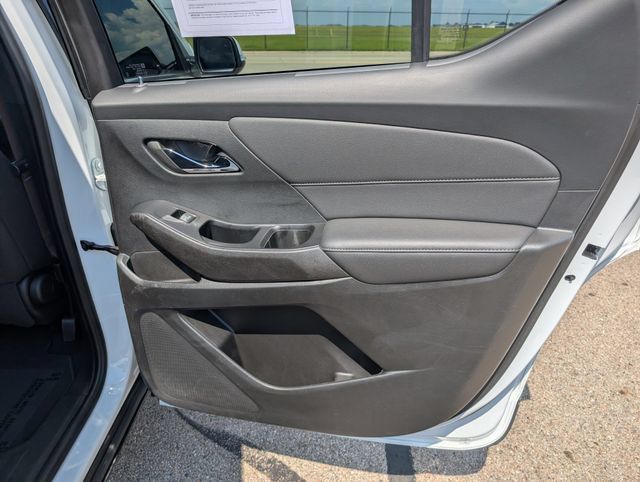 Used 2023 Chevrolet Traverse LT FWD image 8