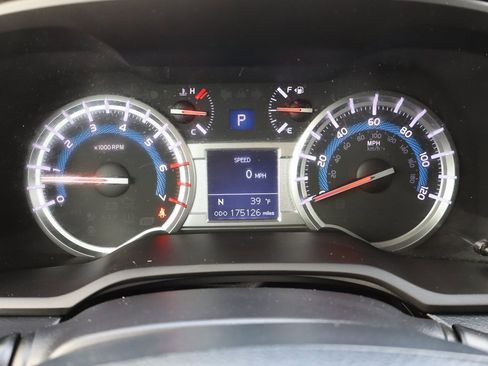 Used 2016 Toyota 4Runner SR5 image 38