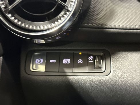 Used 2026 Chevrolet Equinox LT AWD/4WD image 19