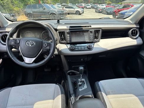 Used 2017 Toyota RAV4 XLE FWD image 12